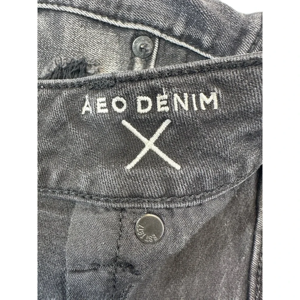 American Eagle Super Stretch Distressed Black Denim Shorts Womens Size 4 Frayed - Picture 8 of 14